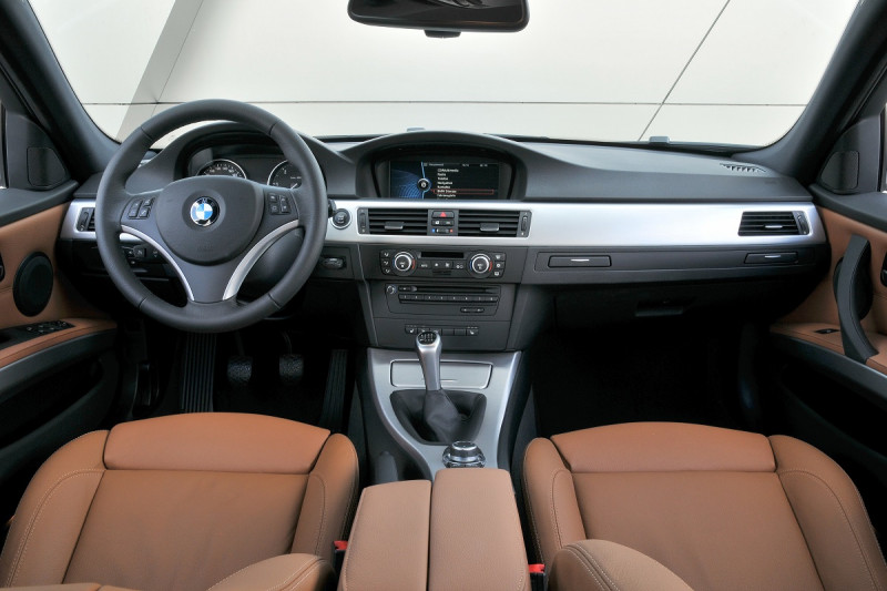 BMW Seri 3 E90 Wnętrze